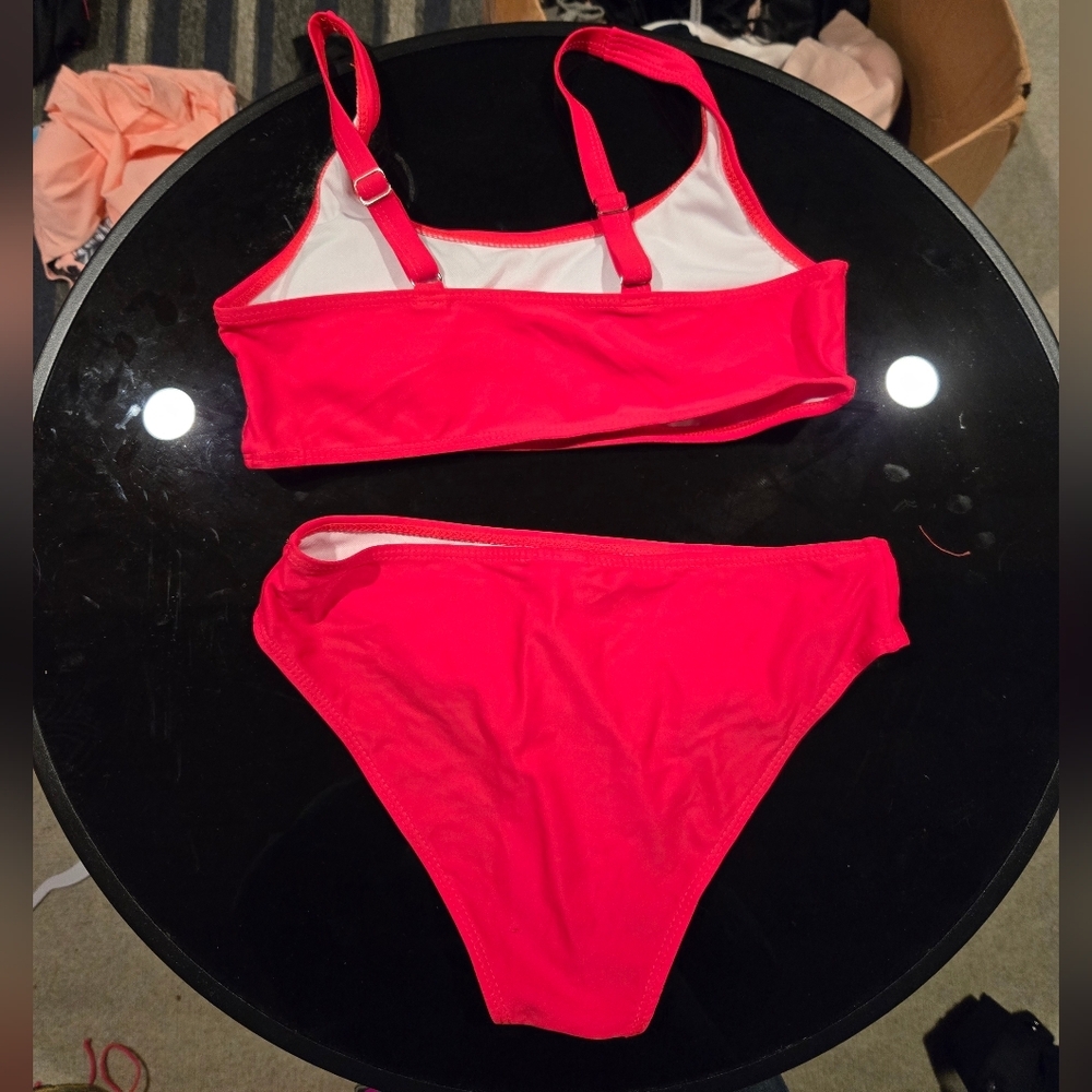New Amazon Bikini - Picture 2 of 2